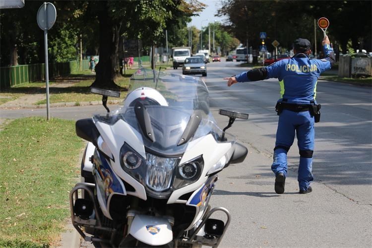 Mladi vozač uhićen – vozio pod utjecajem droga i alkohola