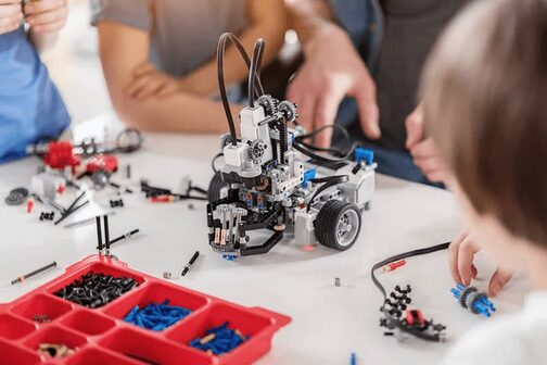 Aktivna djeca punog srca: Devet škola u županiji dobiva robotiku, 3D modeliranje i eko-vrtove